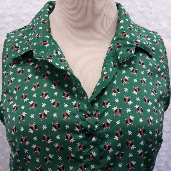 Adorable Owl Green Button Up Sleeveless Top - Picture 1 of 8